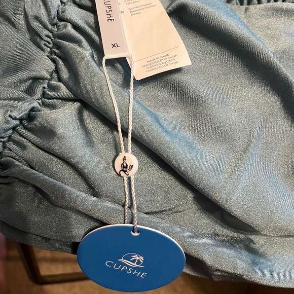 Cupshe Women’s Shirred Halter Gathered One-Piece Swimsuit, XL - Picture 3 of 3